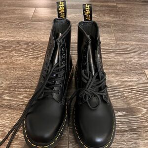 Dr Martin lace up boot